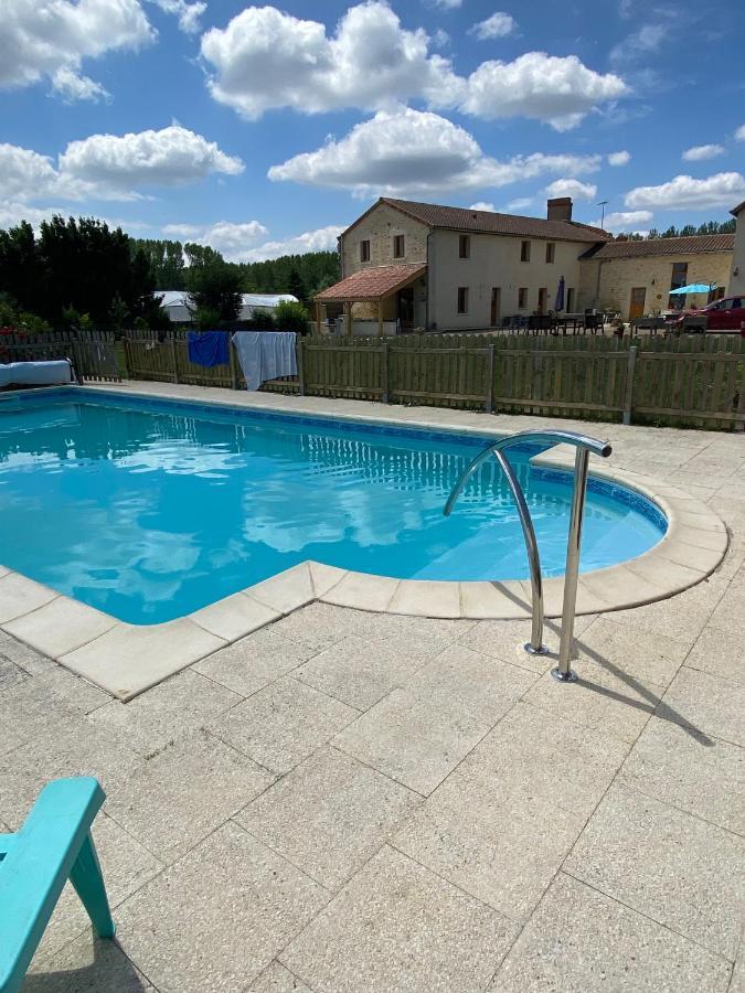 Loire Escapes Hotel Berrie ภายนอก รูปภาพ